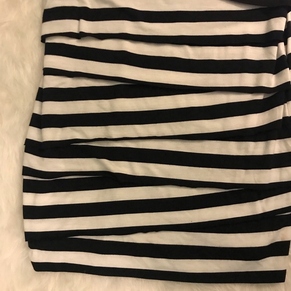 FREE!!!! Black and White Layered Top - Picture 4 of 6